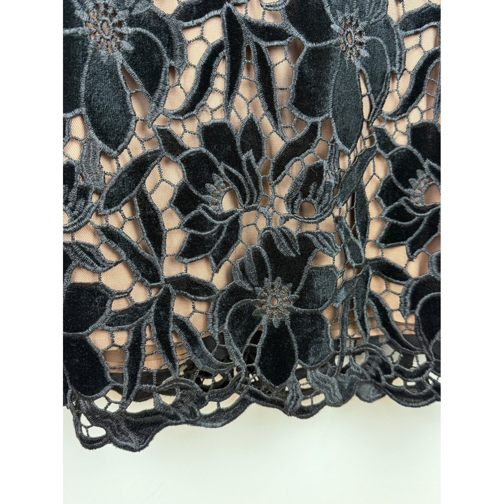 White House Black Market Designer Black Lace Floral Pencil Skirt Size 2 NWT $150 - Picture 3 of 11